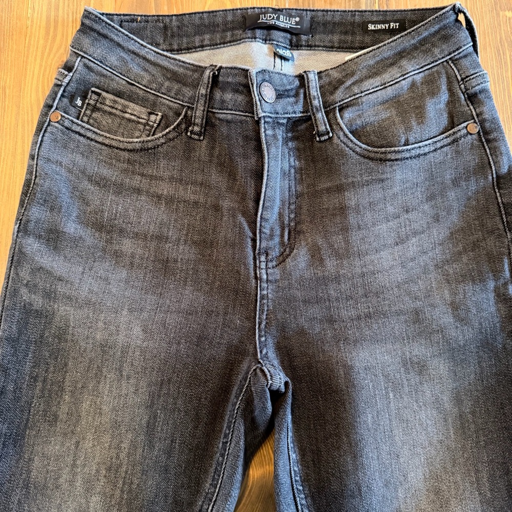 Judy Blue Skinny Fit Faded Black Jeans - Picture 6 of 6